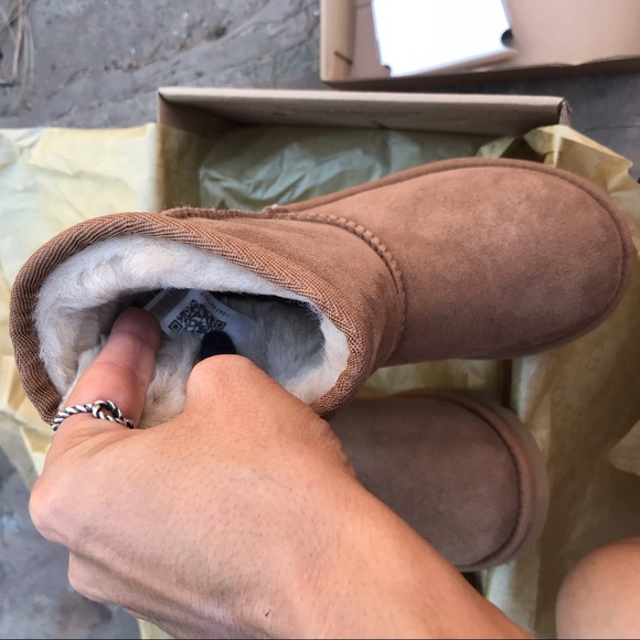 UGG AUTHENTIC CLASSIC CHESTNUT toddler Sz 11 new - Picture 3 of 8